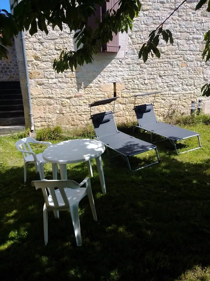 Boissières Chez La Marquise Bed & Breakfast